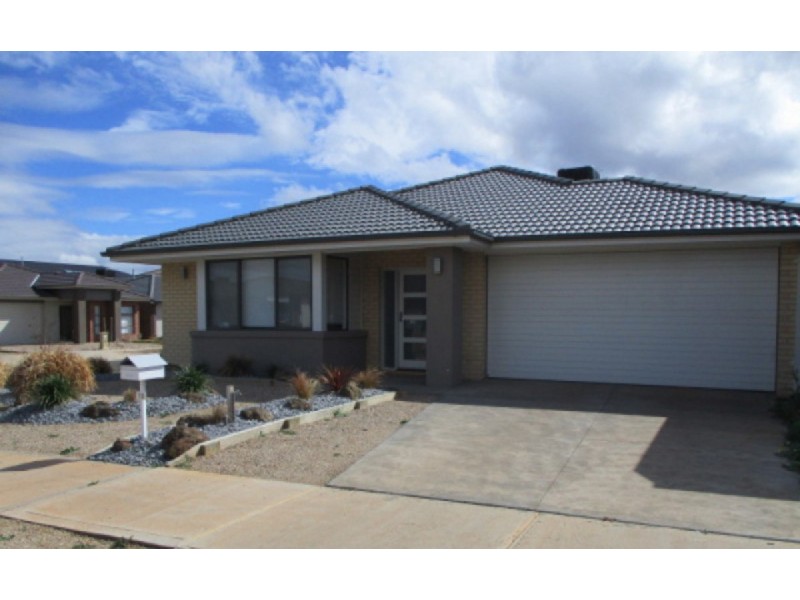 19 Chartwell Avenue, Truganina VIC 3029