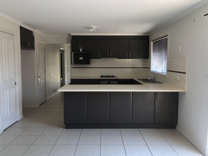 10 Laurence Way, Tarneit VIC 3029