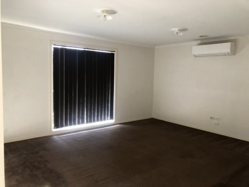 10 Laurence Way, Tarneit VIC 3029