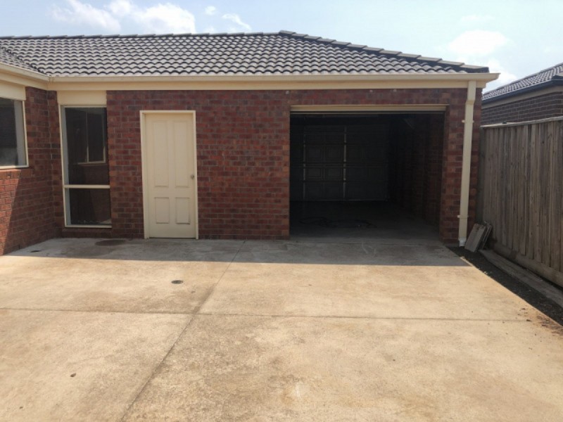 10 Laurence Way, Tarneit VIC 3029