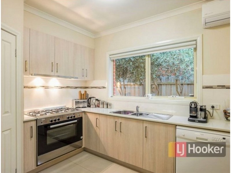 2/22 Yankos Drive, Werribee VIC 3030