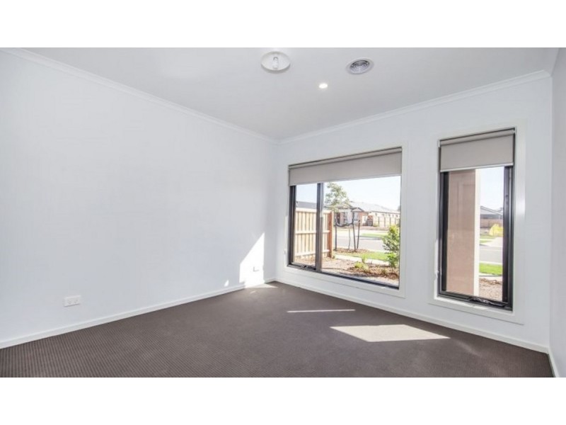 91 Treeve Parkway Werribee VIC 30, Werribee VIC 3030