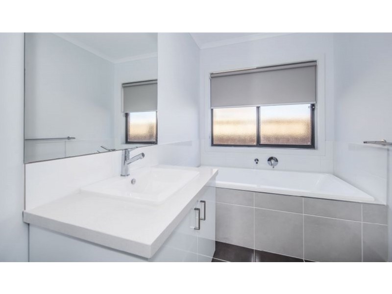 91 Treeve Parkway Werribee VIC 30, Werribee VIC 3030
