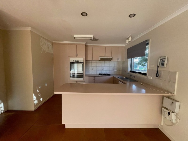 1/22 Centre Avenue, Werribee VIC 3030