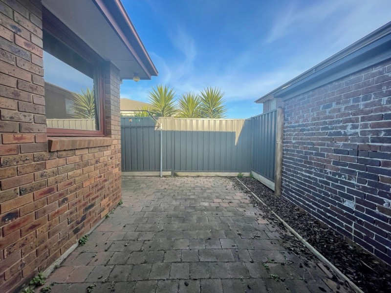 1/22 Centre Avenue, Werribee VIC 3030