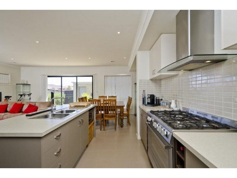 24 Prominence Boulevard, Tarneit VIC 3029