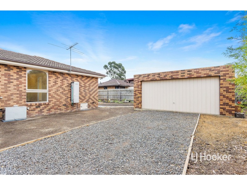 2 Barina Close, Keilor Downs VIC 3038