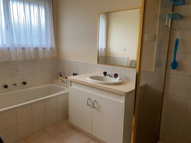 2/45 Oakdene Grove South, Altona Meadows VIC 3028