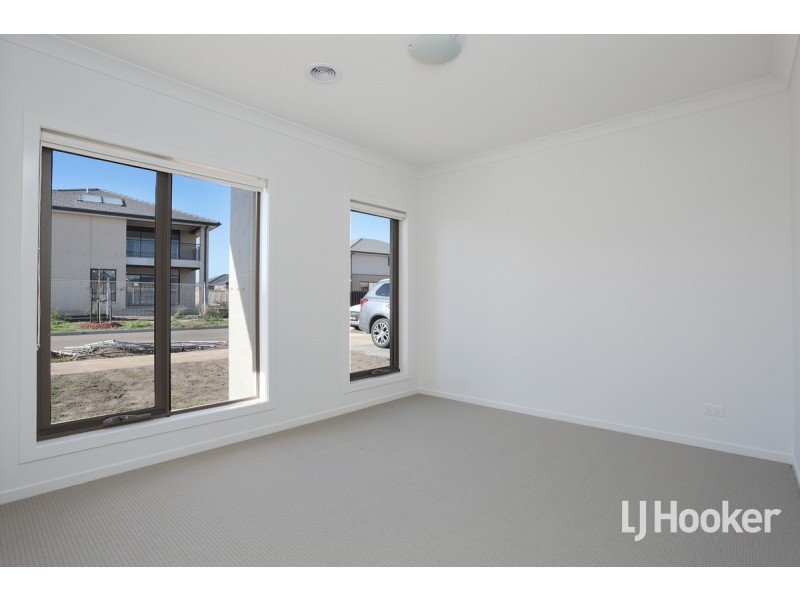 5 Aylesbury Avenue, Truganina VIC 3029