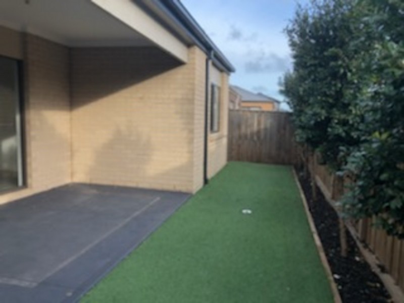 5 Aylesbury Avenue, Truganina VIC 3029