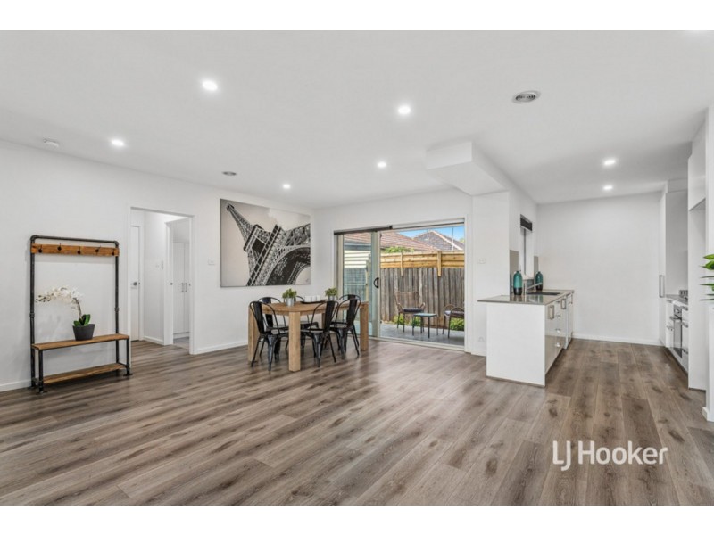 2/53 Margaret Street, Werribee VIC 3030