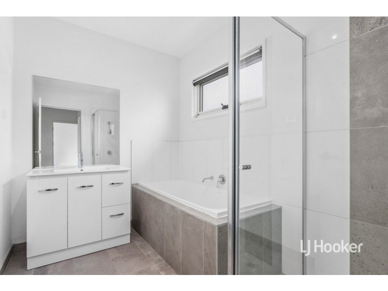 2/53 Margaret Street, Werribee VIC 3030