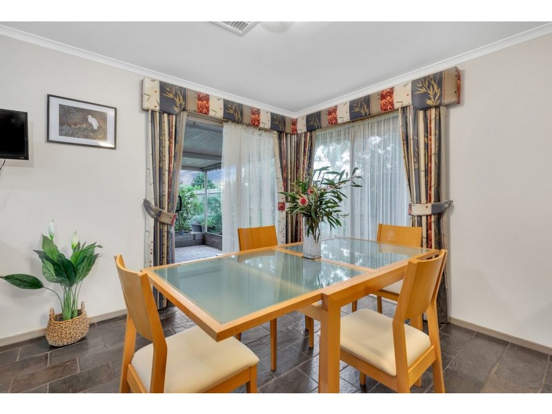 28 Mckenzie Crescent, Hoppers Crossing VIC 3029