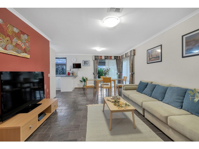 28 Mckenzie Crescent, Hoppers Crossing VIC 3029