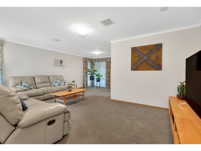 28 Mckenzie Crescent, Hoppers Crossing VIC 3029