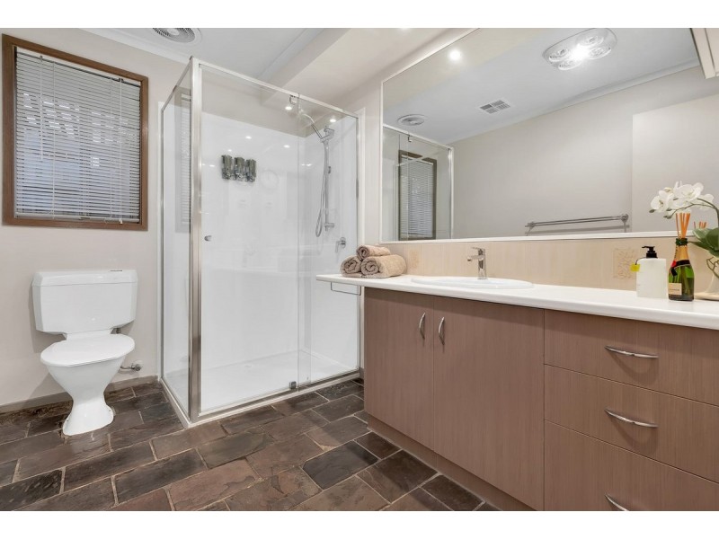 28 Mckenzie Crescent, Hoppers Crossing VIC 3029