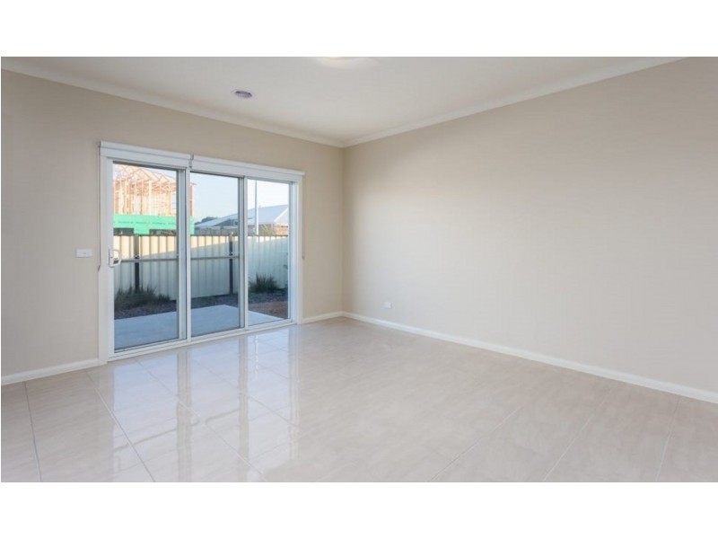 9 Mercantour Boulevard, Tarneit VIC 3029