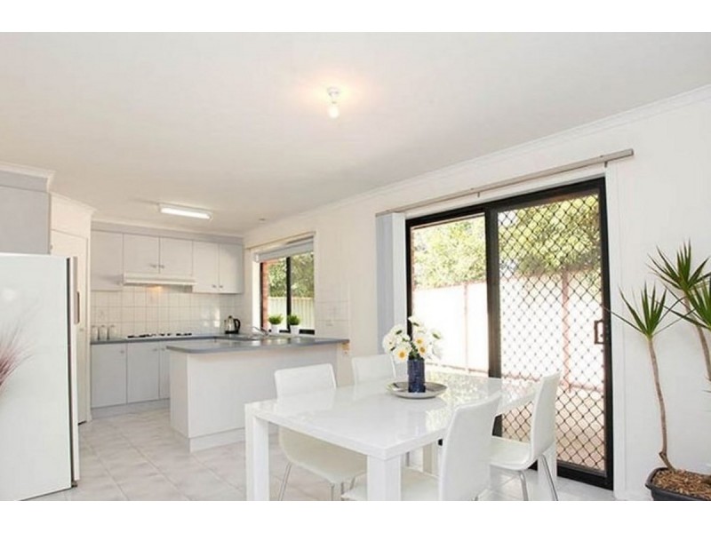 2/4 Paruna Place, Hoppers Crossing VIC 3029