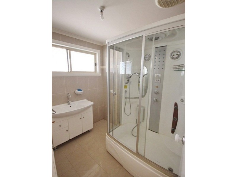 64 Kookaburra Avenue, Werribee VIC 3030