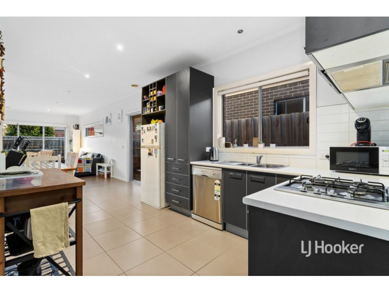 2/33 Memphis Drive, Truganina VIC 3029