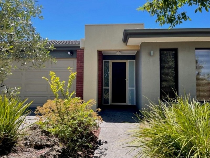 35 Emperor Parade, Tarneit VIC 3029