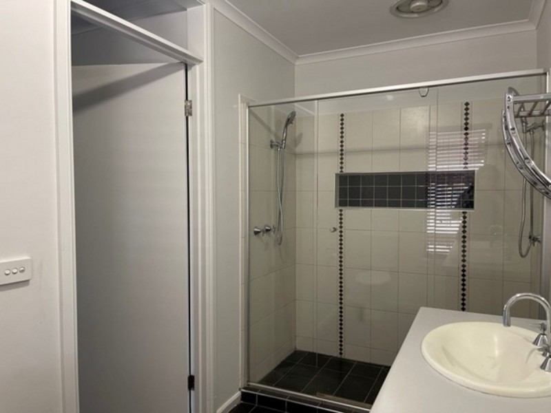 35 Emperor Parade, Tarneit VIC 3029