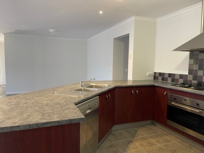 35 Emperor Parade, Tarneit VIC 3029