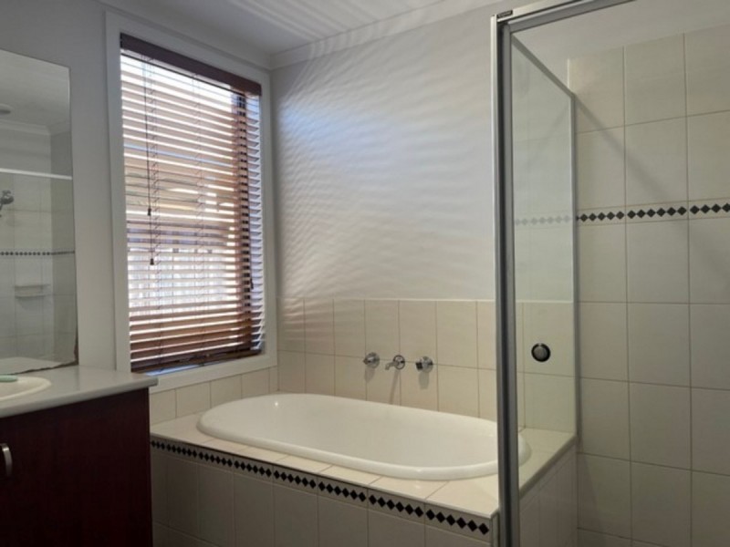 35 Emperor Parade, Tarneit VIC 3029