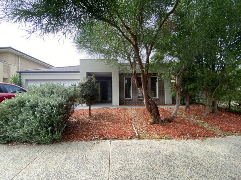 33 Australis Drive, Williams Landing VIC 3027