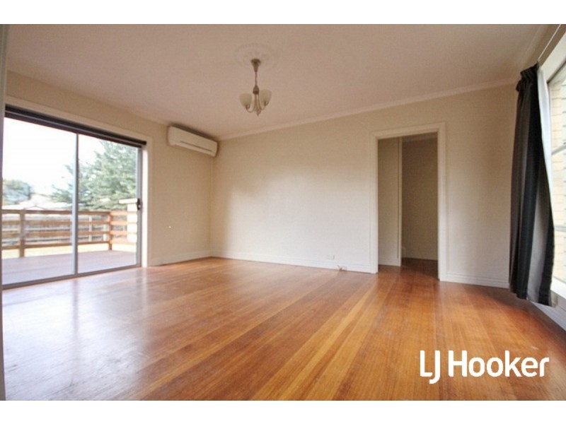 11 Golden Avenue, Werribee VIC 3030