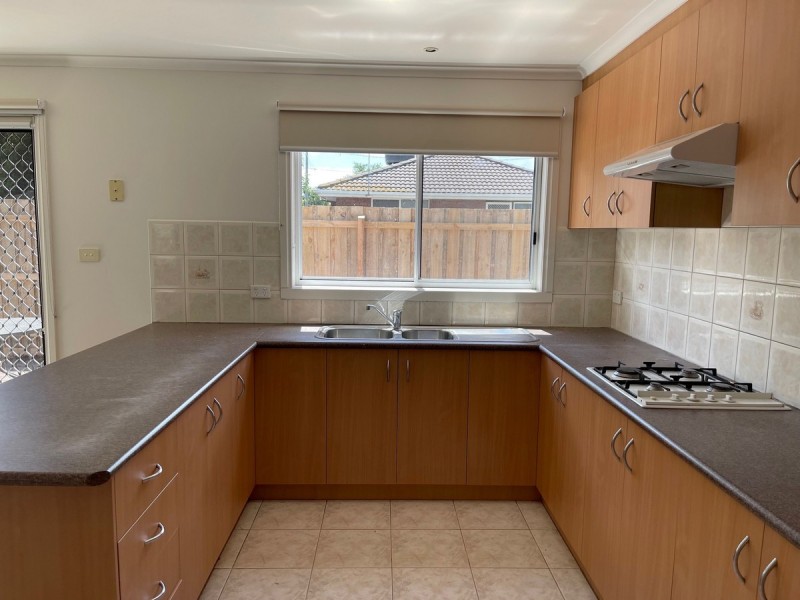 2/250 Hogans Road, Hoppers Crossing VIC 3029