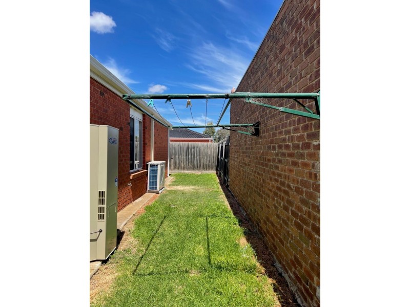 2/250 Hogans Road, Hoppers Crossing VIC 3029