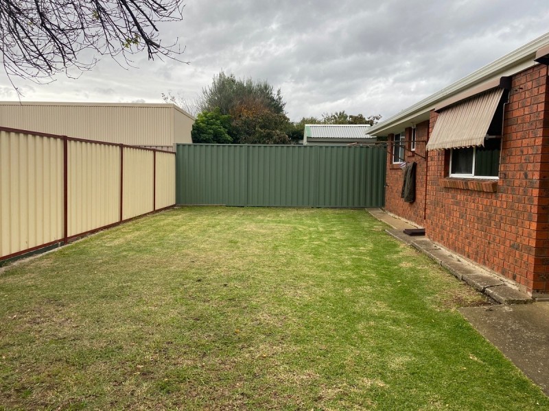 2/45 Oakdene Grove South, Altona Meadows VIC 3028