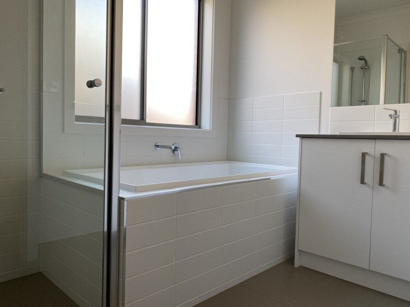 32 Hiskey Crescent, Werribee VIC 3030