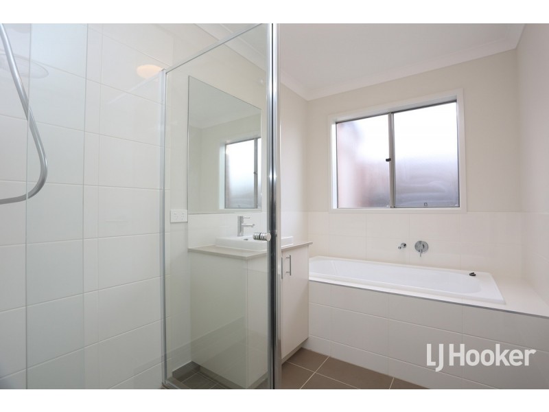 9 Abbeygate Drive, Werribee VIC 3030