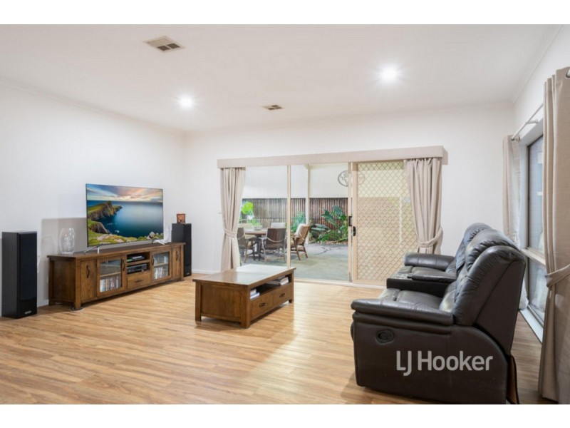 6 Hilden Close, Hoppers Crossing VIC 3029
