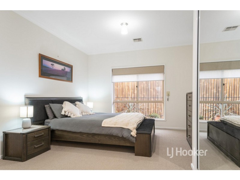 6 Hilden Close, Hoppers Crossing VIC 3029