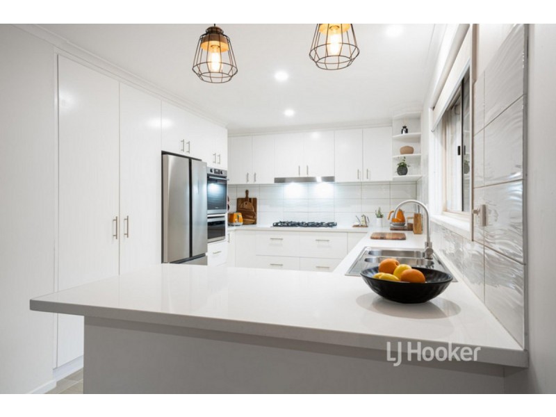 6 Hilden Close, Hoppers Crossing VIC 3029