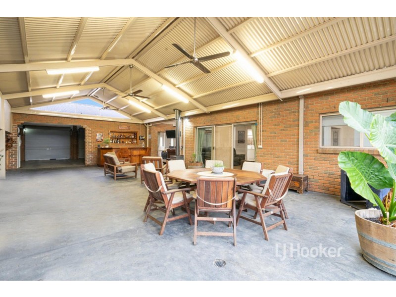 6 Hilden Close, Hoppers Crossing VIC 3029