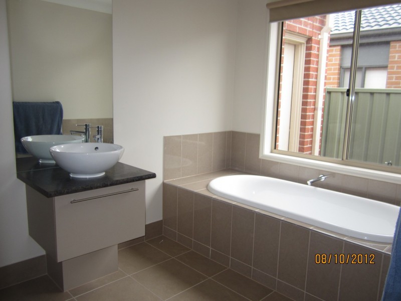 4 Reddington Way, Wyndham Vale VIC 3024