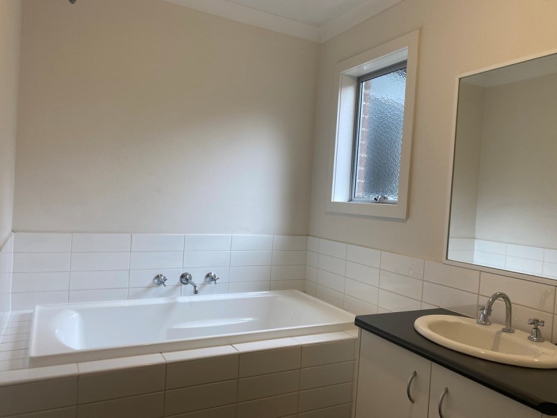 196 Greens Road, Wyndham Vale VIC 3024