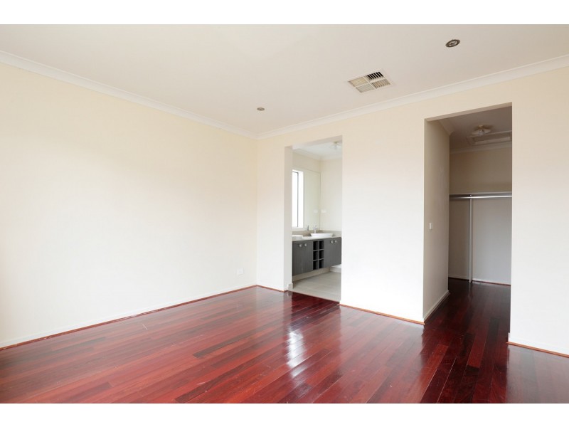 75 Treeve Parkway, Werribee VIC 3030