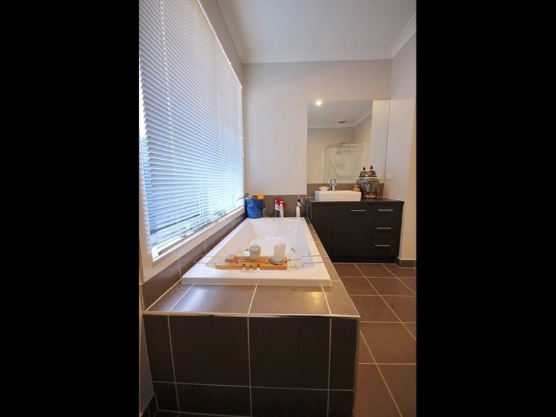 7 Warrego Way, Point Cook VIC 3030