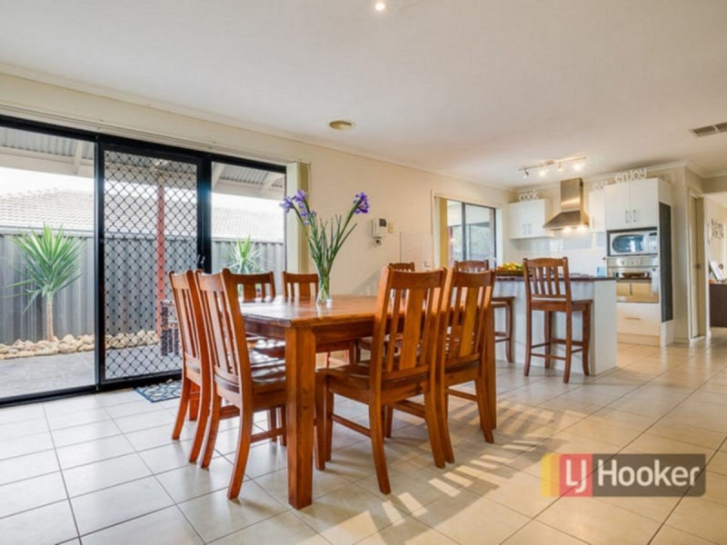 27 Condamine Avenue, Wyndham Vale VIC 3024