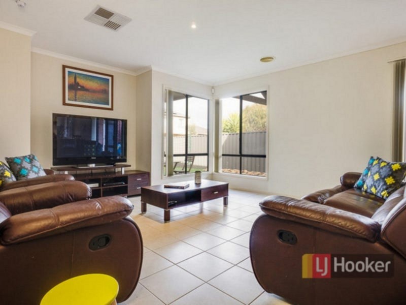 27 Condamine Avenue, Wyndham Vale VIC 3024