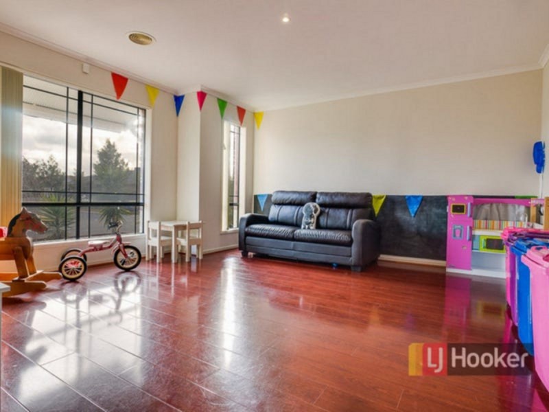 27 Condamine Avenue, Wyndham Vale VIC 3024