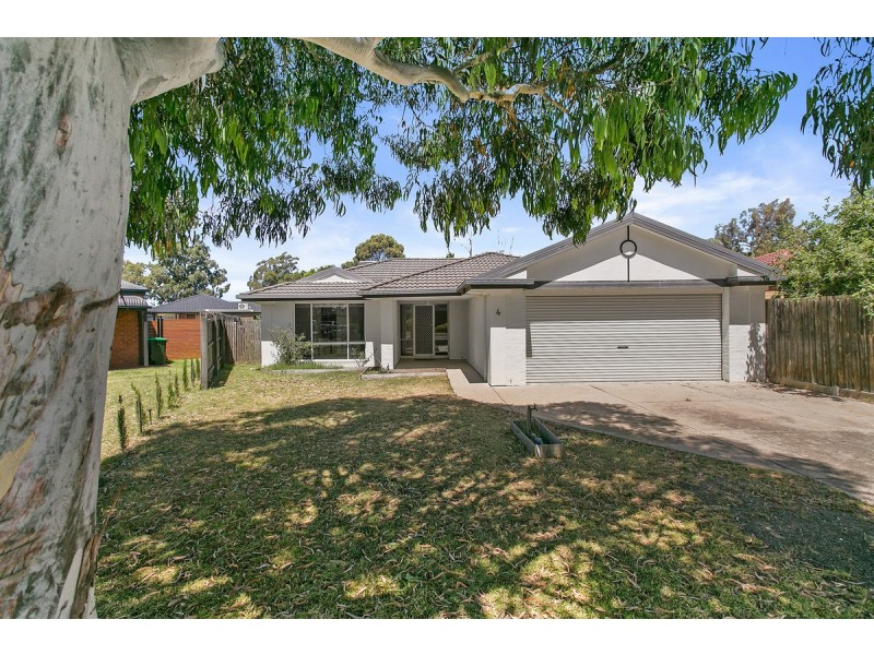 4 Millstream  Avenue, Point Cook VIC 3030