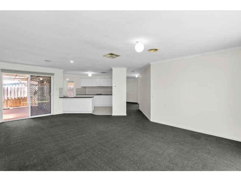 4 Millstream  Avenue, Point Cook VIC 3030