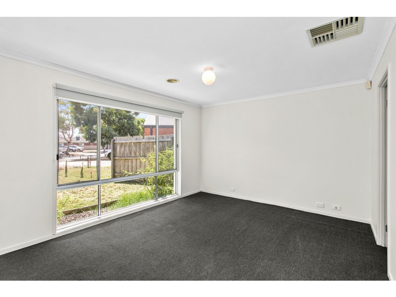 4 Millstream  Avenue, Point Cook VIC 3030