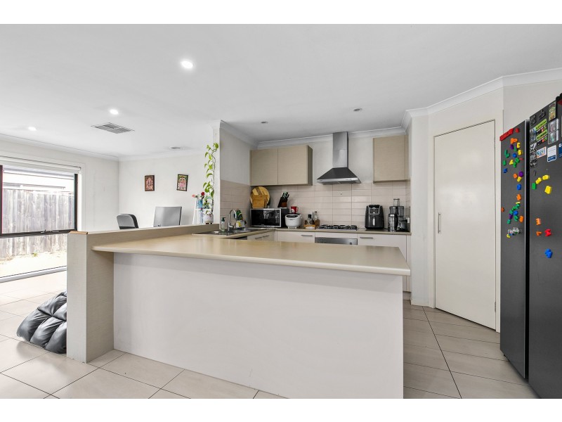 61 Mclachlan Drive, Williams Landing VIC 3027